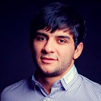 Biographie Ислам Итляшев