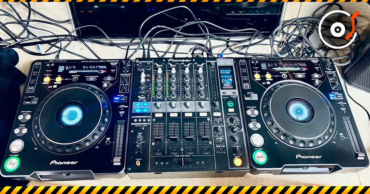 Comment les Pioneer CDJ-1000 et DJM-800 ont changé le monde du DJing